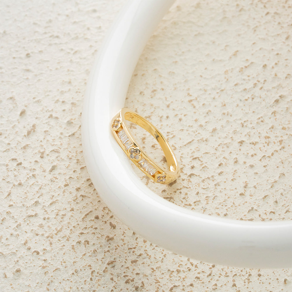 Anillo solitario mini flor cliff engastado en Goldfield