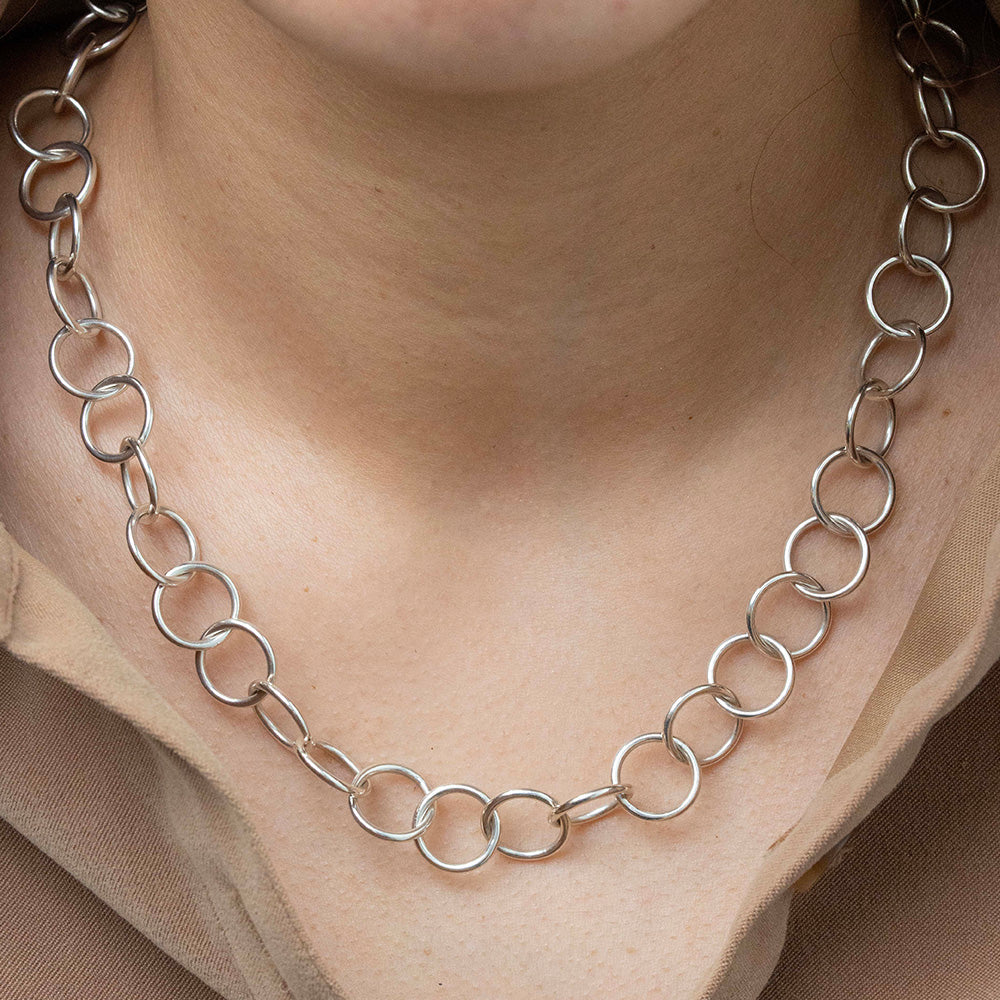 Cadena tejido de argollas en Plata