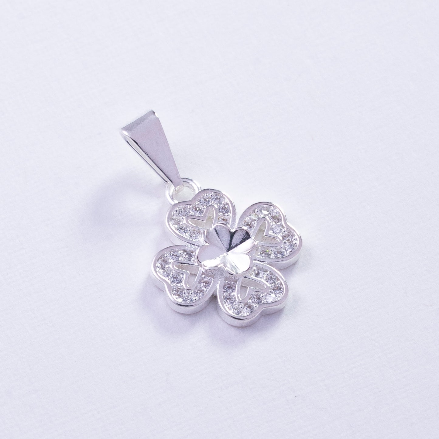 Dije trébol de cuatro hojas en Plata