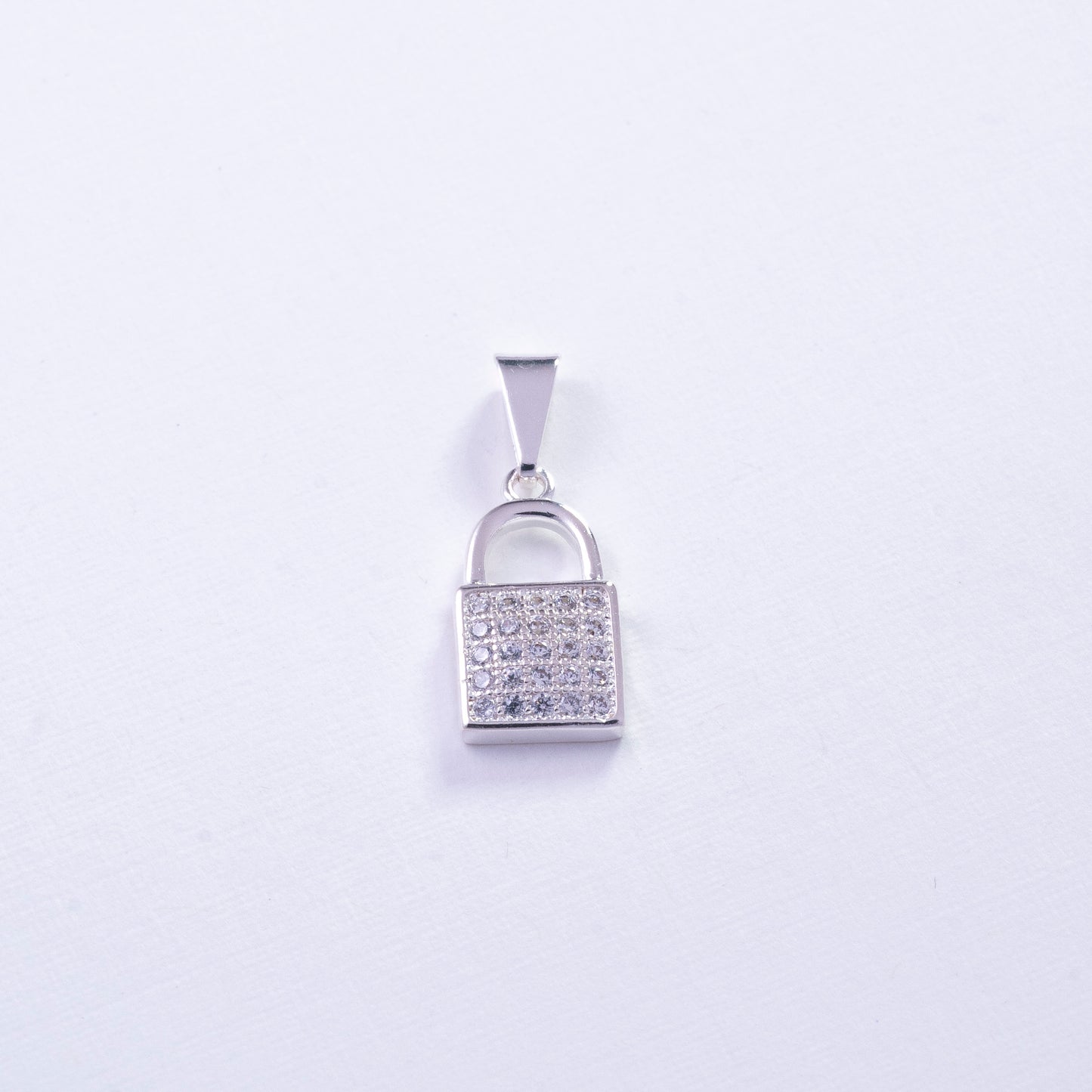 Dije candado con circones en Plata