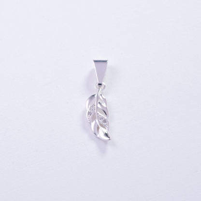 Dije de pluma en Plata