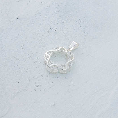 Dije nudo infinito en Plata