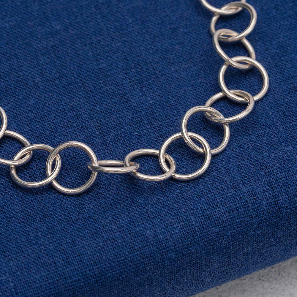 Cadena tejido de argollas en Plata