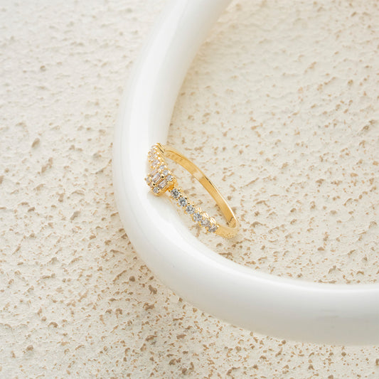 Anillo solitario con circón en Goldfield