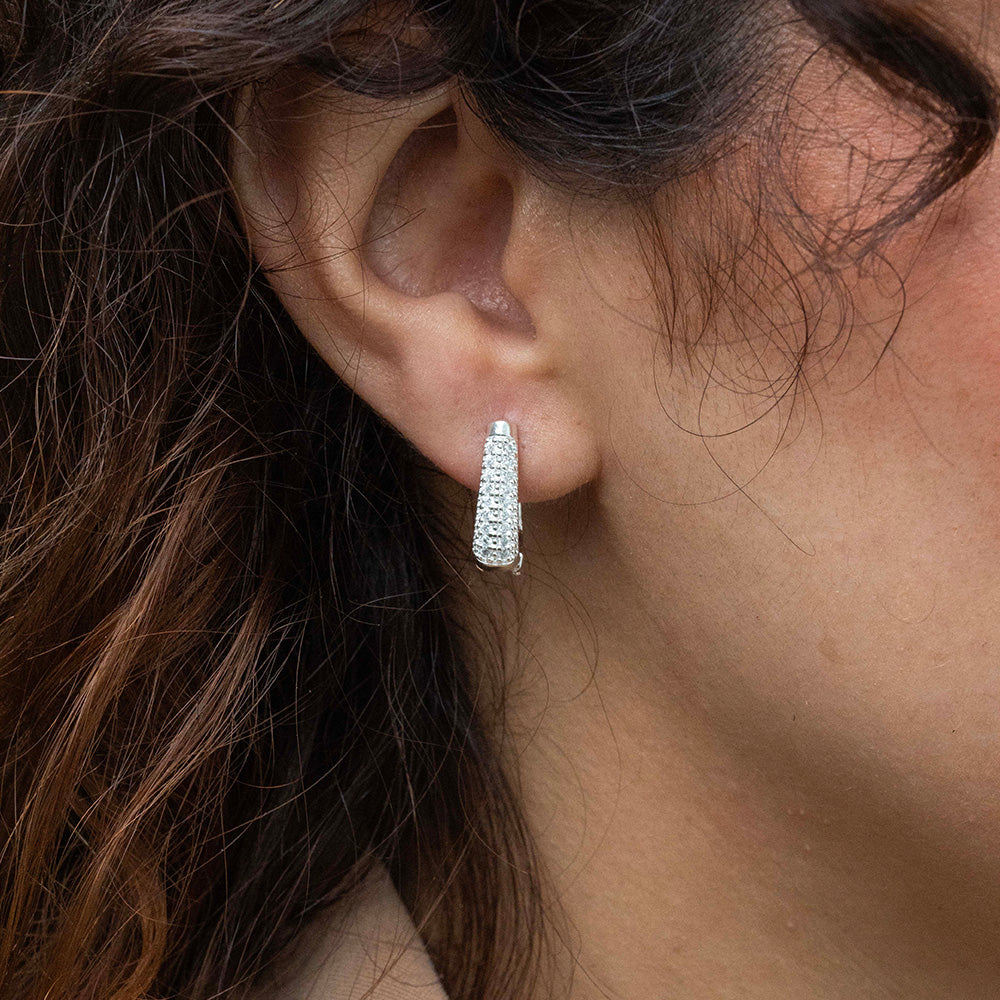 Argollas cuadradas gruesas con circones en Plata