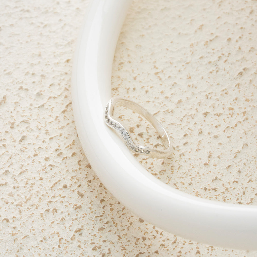 Anillo de mini ondas en Plata