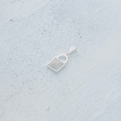 Dije candado con circones en Plata