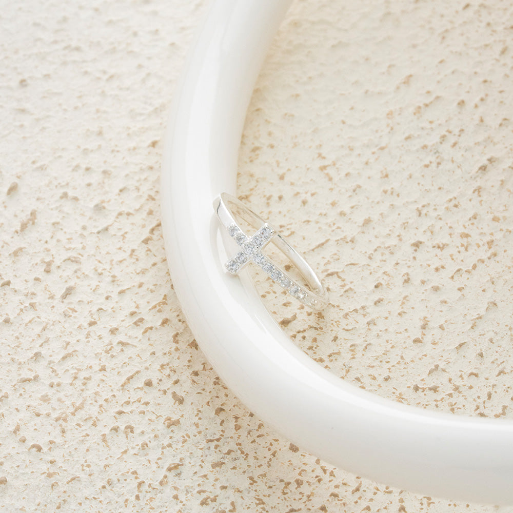 Anillo de cruz en Plata