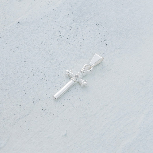 Dije de espada en Plata