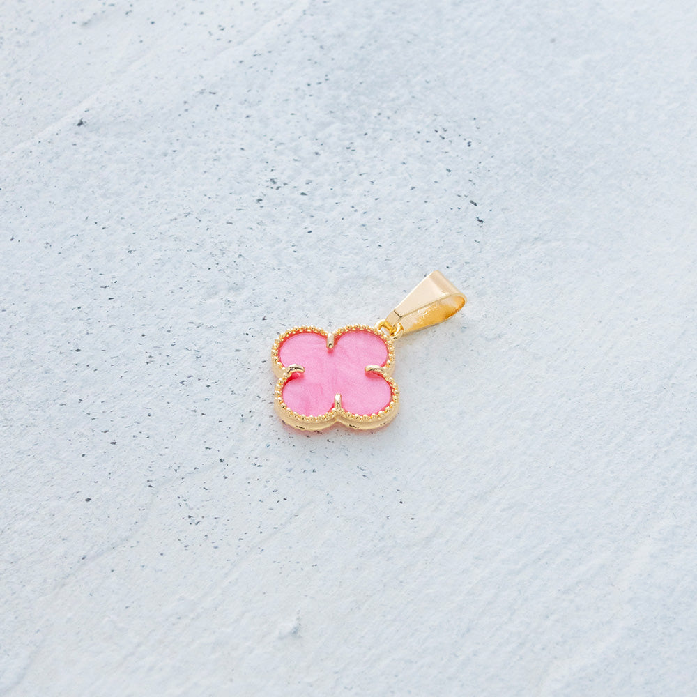 Dije de flor rosa en Goldfield