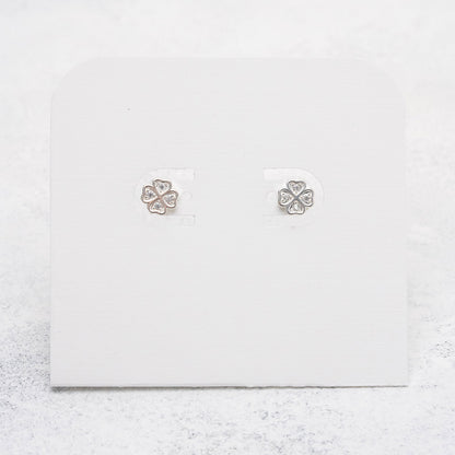 Aros pequeños de trébol en Plata
